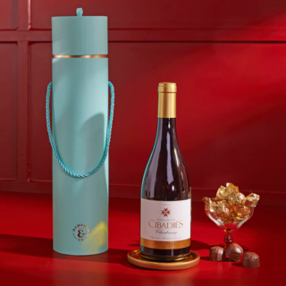 White Wine & Chocolate Hamper image
